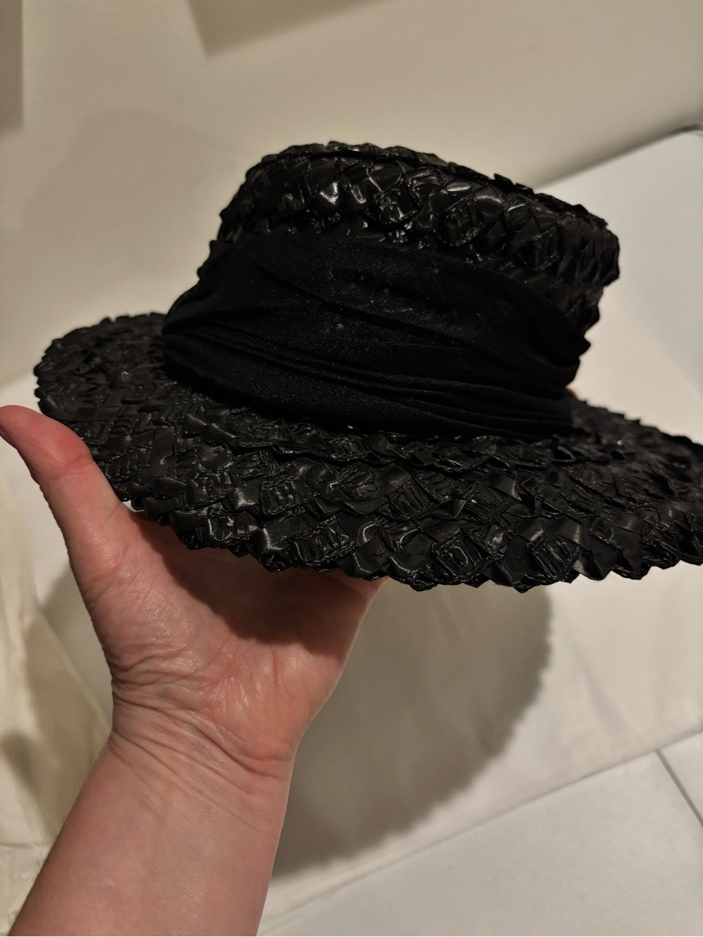 Vintage Charter Hat black woven raffia straw sun hat flat crown medium brim - Picture 6 of 15
